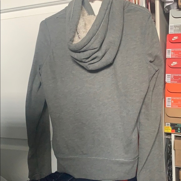 GILLY HICKS (hollister) zip up hoodie - Picture 2 of 5